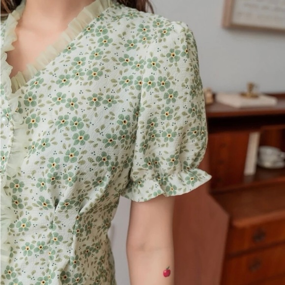 SHEIN Cute XL Floral Print Frill Trim Button Front Blouse - Picture 2 of 3